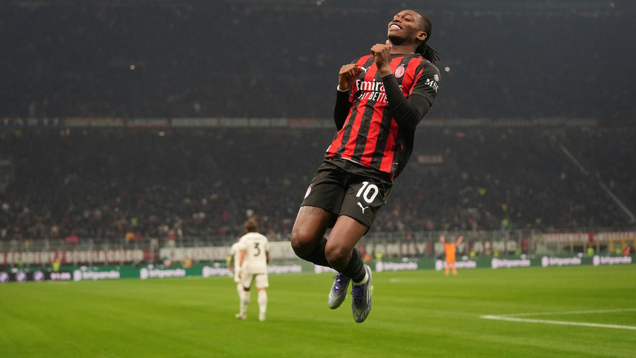 Arsenal dan Manchester United Berebut Bintang AC Milan di Bursa Transfer Musim Panas