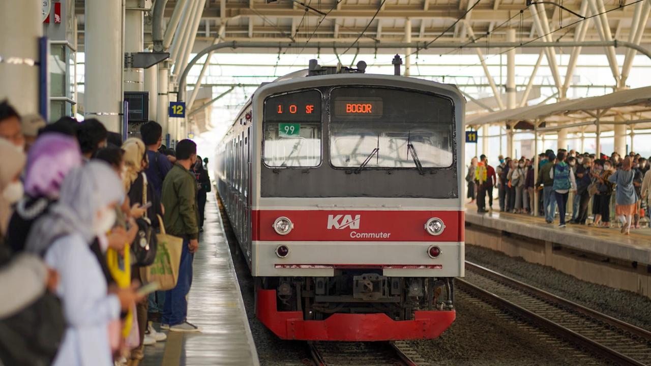 Layanan KRL Commuter Line Rangkasbitung Kembali Normal Bertahap, Kecepatan Masih Dibatasi