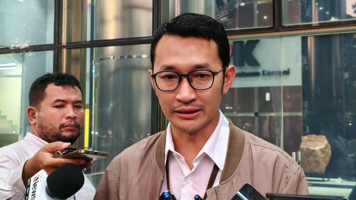 KPK Amankan 21 Orang dalam OTT Bupati Pemalang, Pemeriksaan Intensif Digelar untuk Ungkap Peran Masing-Masing